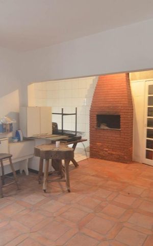 Casa à venda com 250m², 3 quartos e 6 vagasDepósito