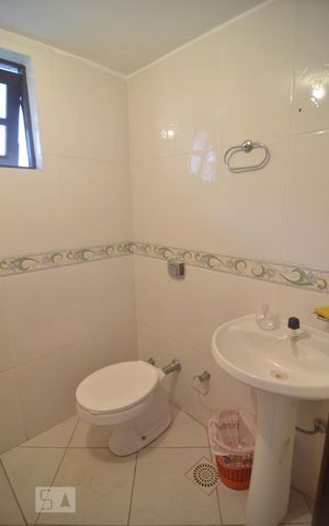 Casa à venda com 250m², 3 quartos e 6 vagasBanheiro