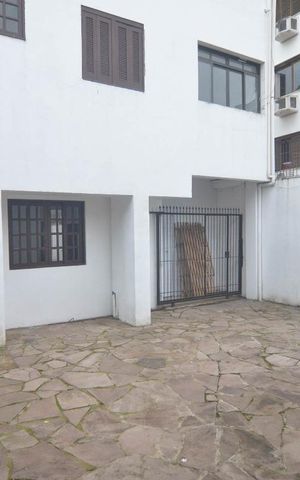 Casa à venda com 250m², 3 quartos e 6 vagasPátio fundos