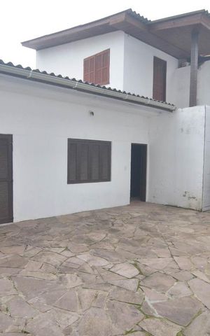 Casa à venda com 250m², 3 quartos e 6 vagasPátio fundos