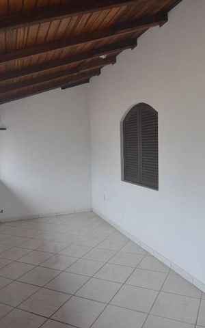 Casa à venda com 250m², 3 quartos e 6 vagasVaranda