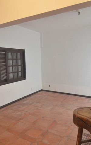 Casa à venda com 250m², 3 quartos e 6 vagasDepósito