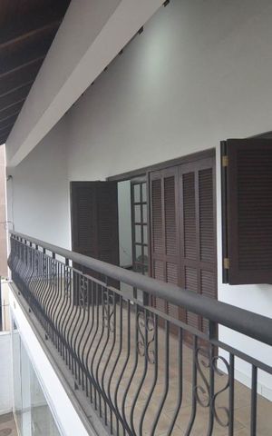 Casa à venda com 250m², 3 quartos e 6 vagasSacada