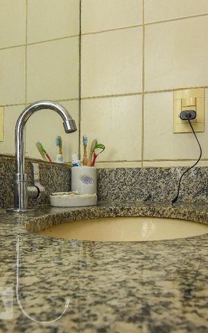 Apartamento à venda com 200m², 3 quartos e 3 vagas Apartamento à venda com 200m², 3 quartos e 3 vagasTorneira Banheiro Social