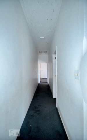 Casa para alugar com 120m², 3 quartos e 2 vagasCorredor