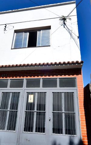 Casa para alugar com 120m², 3 quartos e 2 vagasFachada