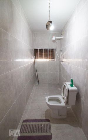 Casa para alugar com 230m², 4 quartos e 4 vagasBanheiro