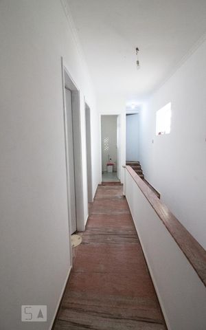 Casa para alugar com 230m², 4 quartos e 4 vagasCorredor