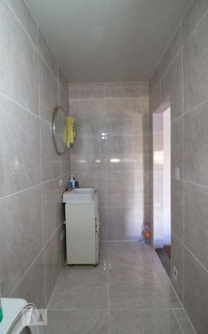 Casa para alugar com 230m², 4 quartos e 4 vagasBanheiro