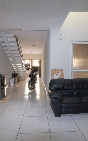 Casa para alugar com 230m², 4 quartos e 4 vagasSala