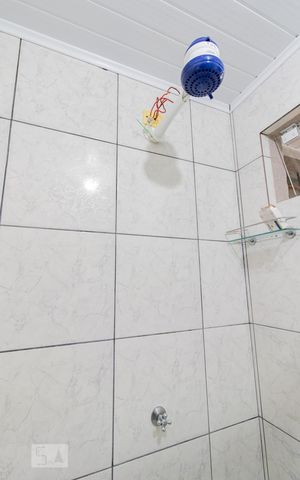 Casa à venda com 68m², 2 quartos e sem vaga Casa à venda com 68m², 2 quartos e sem vagaBanheiro