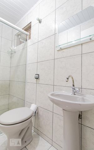 Casa à venda com 68m², 2 quartos e sem vaga Casa à venda com 68m², 2 quartos e sem vagaBanheiro