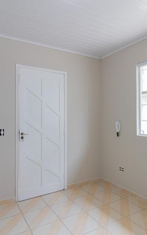 Casa à venda com 68m², 2 quartos e sem vaga Casa à venda com 68m², 2 quartos e sem vagaSala