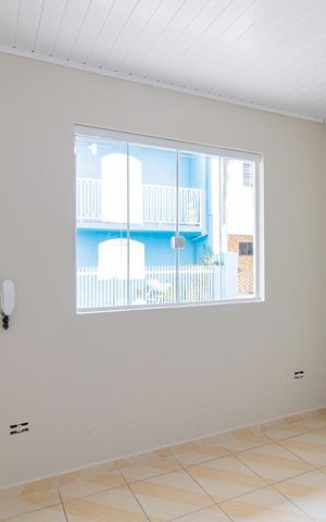Casa à venda com 68m², 2 quartos e sem vaga Casa à venda com 68m², 2 quartos e sem vagaSala