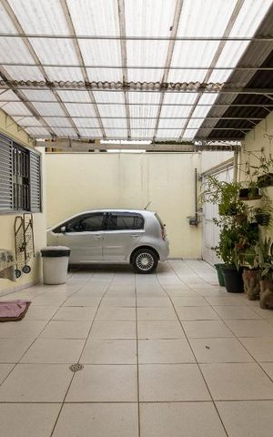 Casa à venda com 150m², 2 quartos e 2 vagas Casa à venda com 150m², 2 quartos e 2 vagasGaragem