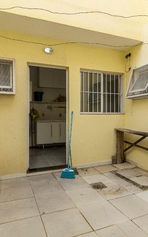 Casa à venda com 150m², 2 quartos e 2 vagas Casa à venda com 150m², 2 quartos e 2 vagasQuintal