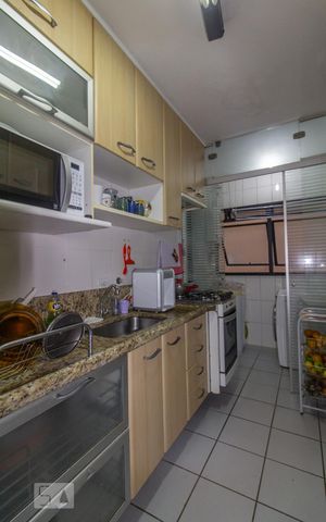Apartamento à venda com 68m², 3 quartos e 2 vagas Apartamento à venda com 68m², 3 quartos e 2 vagasCozinha