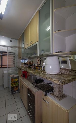 Apartamento à venda com 68m², 3 quartos e 2 vagas