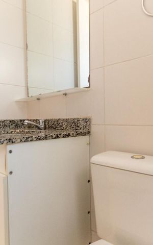 Apartamento à venda com 51m², 2 quartos e 1 vaga Apartamento à venda com 51m², 2 quartos e 1 vagaBanheiro