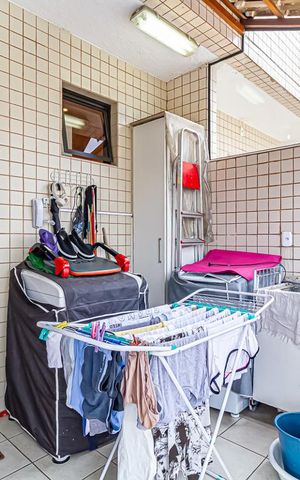 Apartamento à venda com 180m², 3 quartos e 1 vaga Apartamento à venda com 180m², 3 quartos e 1 vagaÁrea de Serviço