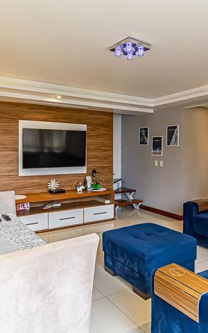Apartamento à venda com 180m², 3 quartos e 1 vaga Apartamento à venda com 180m², 3 quartos e 1 vagaSala