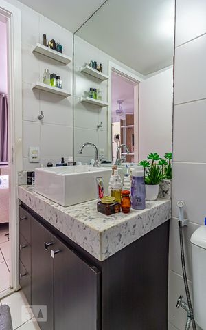 Apartamento à venda com 180m², 3 quartos e 1 vaga Apartamento à venda com 180m², 3 quartos e 1 vagaBanheiro da Suíte 1