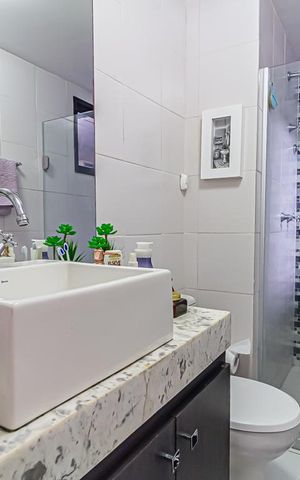 Apartamento à venda com 180m², 3 quartos e 1 vaga Apartamento à venda com 180m², 3 quartos e 1 vagaBanheiro da Suíte 1