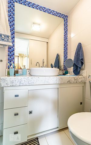 Apartamento à venda com 180m², 3 quartos e 1 vaga Apartamento à venda com 180m², 3 quartos e 1 vagaBanheiro da Suíte 2