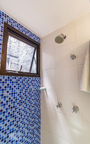 Apartamento à venda com 180m², 3 quartos e 1 vaga Apartamento à venda com 180m², 3 quartos e 1 vagaBanheiro da Suíte 2