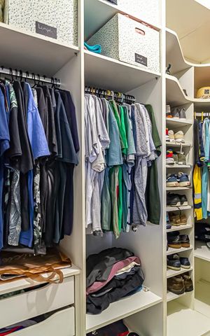 Apartamento à venda com 180m², 3 quartos e 1 vaga Apartamento à venda com 180m², 3 quartos e 1 vagaCloset do quarto 2