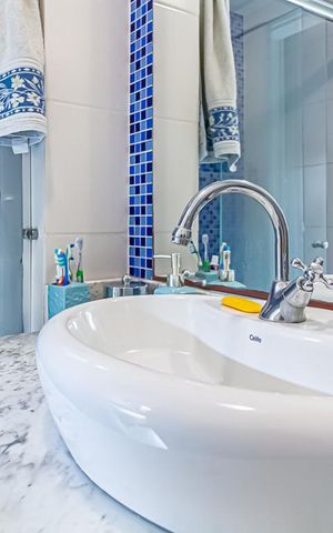 Apartamento à venda com 180m², 3 quartos e 1 vaga Apartamento à venda com 180m², 3 quartos e 1 vagaBanheiro da Suíte 2