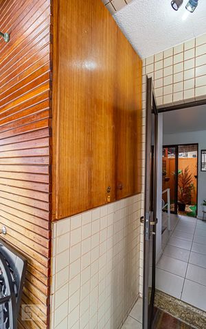 Apartamento à venda com 180m², 3 quartos e 1 vaga Apartamento à venda com 180m², 3 quartos e 1 vagaÁrea de Serviço
