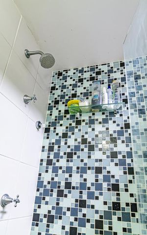 Apartamento à venda com 180m², 3 quartos e 1 vaga Apartamento à venda com 180m², 3 quartos e 1 vagaBanheiro da Suíte 1