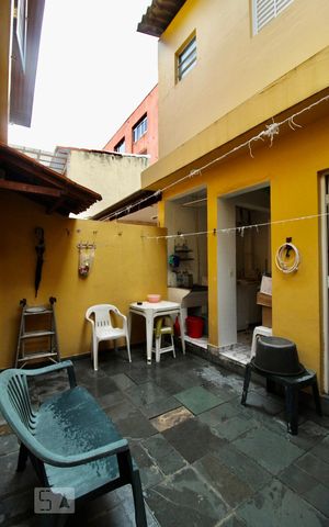 Casa à venda com 120m², 4 quartos e 2 vagas Casa à venda com 120m², 4 quartos e 2 vagasQuintal