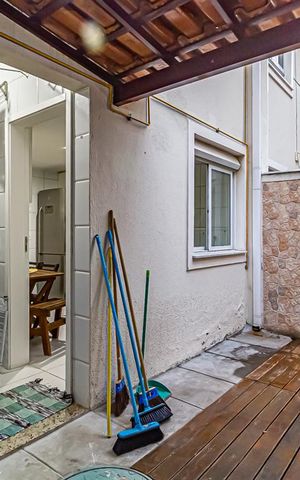 Casa de condomínio à venda com 117m², 4 quartos e 2 vagas Casa de condomínio à venda com 117m², 4 quartos e 2 vagasQuintal Fundos