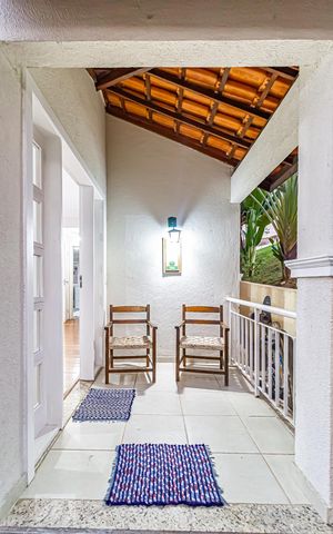 Casa de condomínio à venda com 117m², 4 quartos e 2 vagas Casa de condomínio à venda com 117m², 4 quartos e 2 vagasVaranda