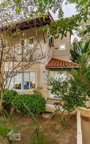 Casa de condomínio à venda com 117m², 4 quartos e 2 vagas Casa de condomínio à venda com 117m², 4 quartos e 2 vagasFachada