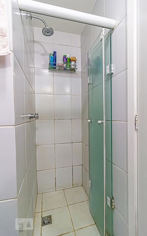 Casa de condomínio à venda com 117m², 4 quartos e 2 vagas Casa de condomínio à venda com 117m², 4 quartos e 2 vagasBanheiro Social 2