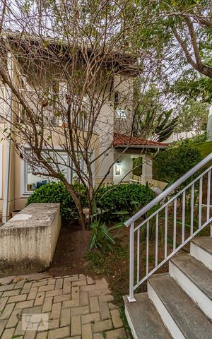 Casa de condomínio à venda com 117m², 4 quartos e 2 vagas Casa de condomínio à venda com 117m², 4 quartos e 2 vagasFachada
