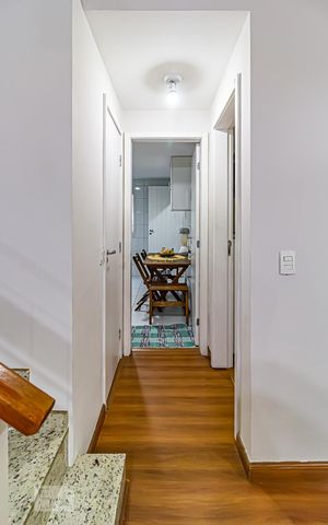 Casa de condomínio à venda com 117m², 4 quartos e 2 vagas Casa de condomínio à venda com 117m², 4 quartos e 2 vagasCorredor