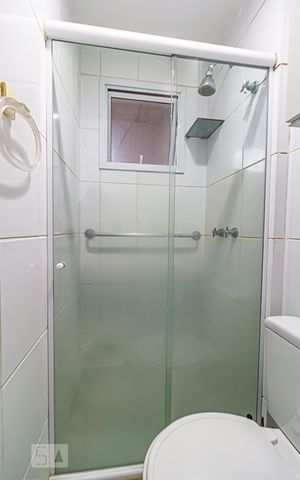 Casa de condomínio à venda com 117m², 4 quartos e 2 vagas Casa de condomínio à venda com 117m², 4 quartos e 2 vagasBanheiro Social 1