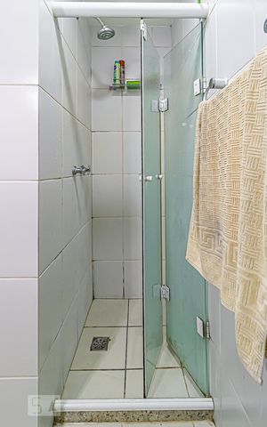 Casa de condomínio à venda com 117m², 4 quartos e 2 vagas Casa de condomínio à venda com 117m², 4 quartos e 2 vagasBanheiro da Suite