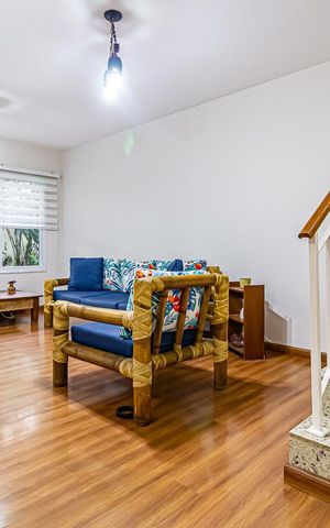 Casa de condomínio à venda com 117m², 4 quartos e 2 vagas Casa de condomínio à venda com 117m², 4 quartos e 2 vagasSala