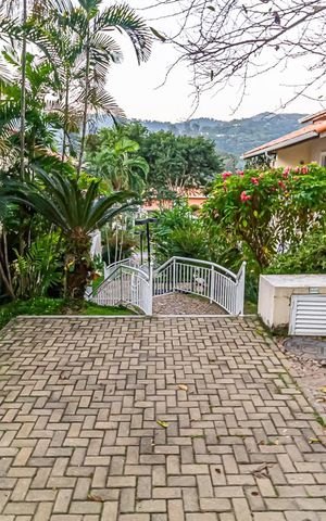 Casa de condomínio à venda com 117m², 4 quartos e 2 vagas Casa de condomínio à venda com 117m², 4 quartos e 2 vagasÁrea comum