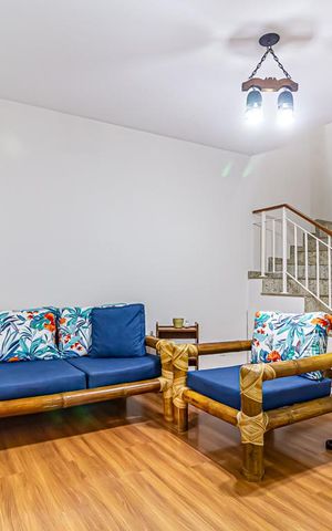 Casa de condomínio à venda com 117m², 4 quartos e 2 vagas Casa de condomínio à venda com 117m², 4 quartos e 2 vagasSala