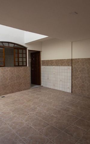Casa para alugar com 122m², 4 quartos e 2 vagas Casa para alugar com 122m², 4 quartos e 2 vagasÁrea de Serviço