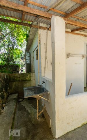 Casa à venda com 97m², 3 quartos e sem vagaÁREA DE SERVIÇO