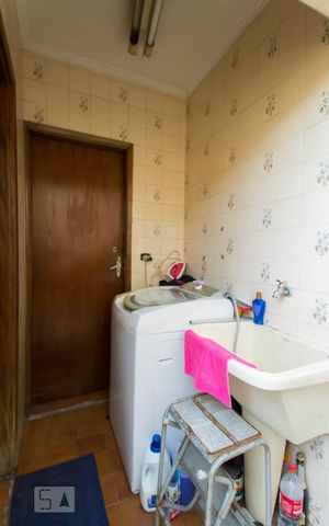 Casa à venda com 160m², 3 quartos e 4 vagasLavanderia