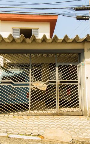 Casa à venda com 160m², 3 quartos e 4 vagasFachada