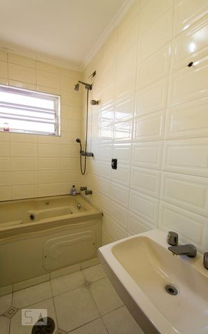 Casa à venda com 160m², 3 quartos e 4 vagasBanheiro da Suíte